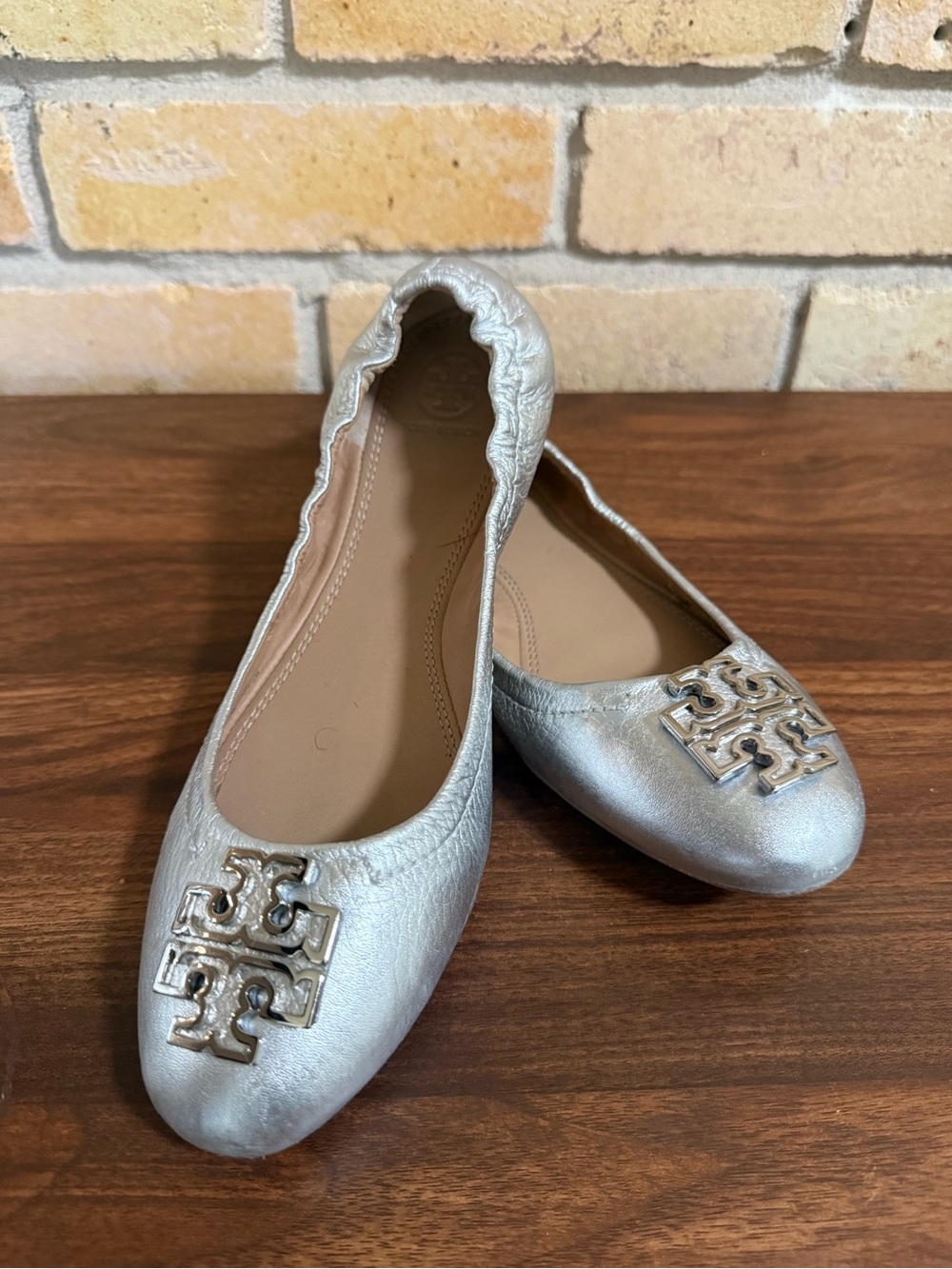 Tory Burch Metallic Silver Logo Ballet Flats, Size 8.5